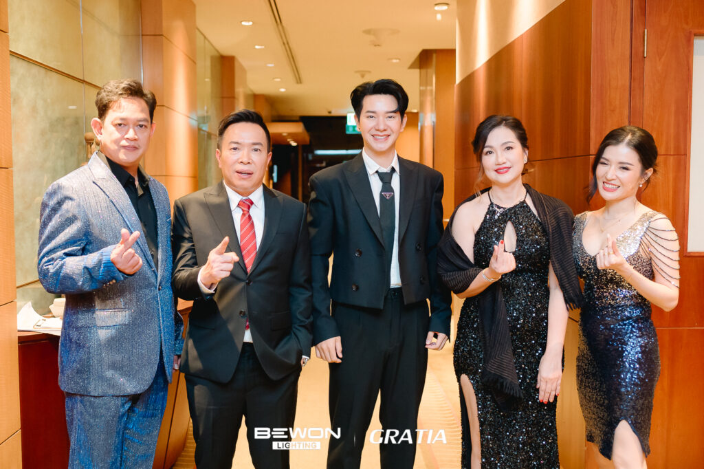 งานเลี้ยงลูกค้ารายใหญ่, Soda Tour โซดาทัวร์,