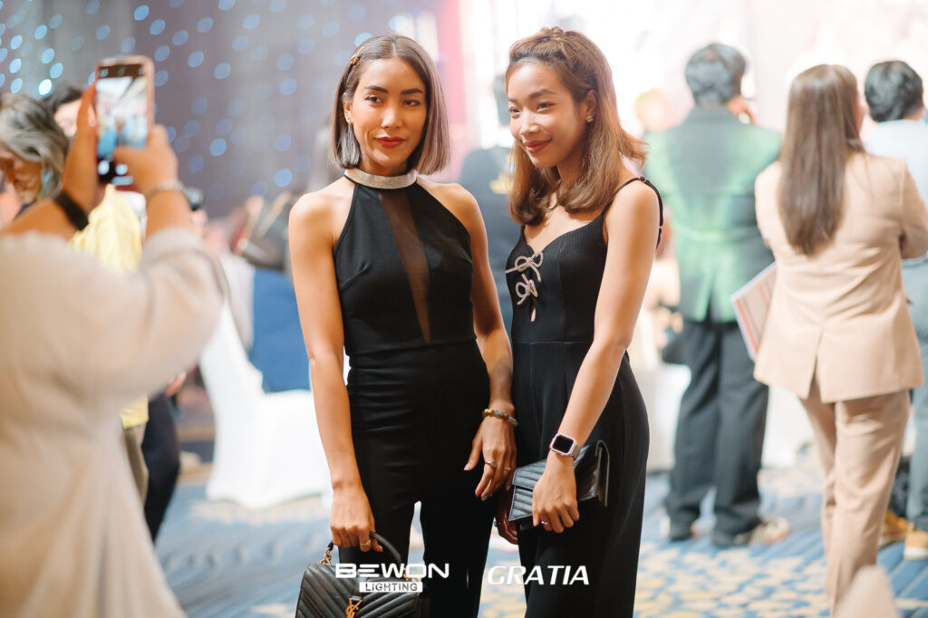 งานเลี้ยงลูกค้ารายใหญ่, Soda Tour โซดาทัวร์,