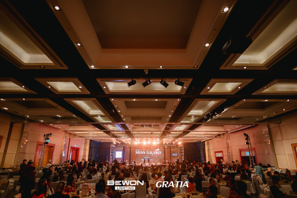 งานเลี้ยงลูกค้ารายใหญ่, Soda Tour โซดาทัวร์,