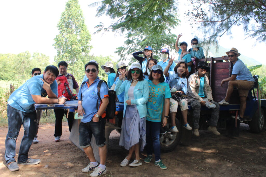 สร้างฝายชลอน้ำ (ฝายแม้ว), Soda Tour โซดาทัวร์,
