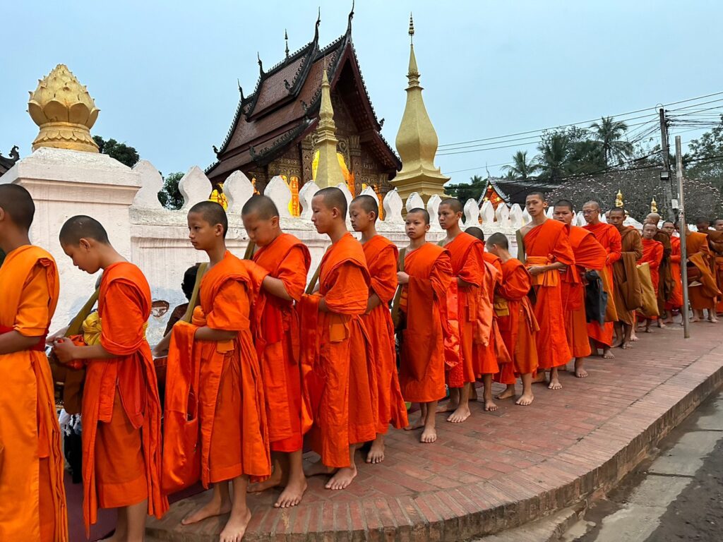 ลาว เวียงจันทร์ วังเวียง, Soda Tour โซดาทัวร์,