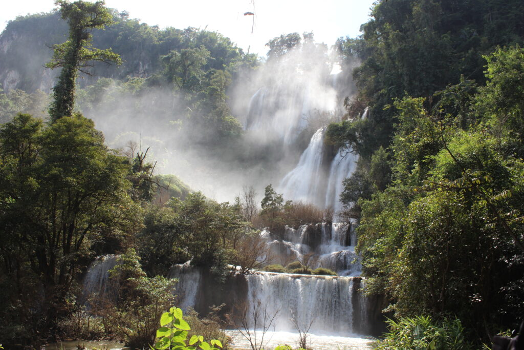 ทัวร์อุ้มผาง น้ำตกทีลอซู 3 วัน 2 คืน ชมรมเอเย่นต์ คลับ, Soda Tour โซดาทัวร์,
