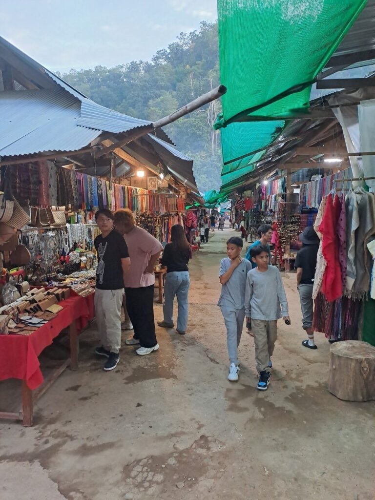 ทัวร์กะเหรี่ยงคอยาว ห้วยเสือเฒ่า จ.แม่ฮ่องสอน, Soda Tour โซดาทัวร์,