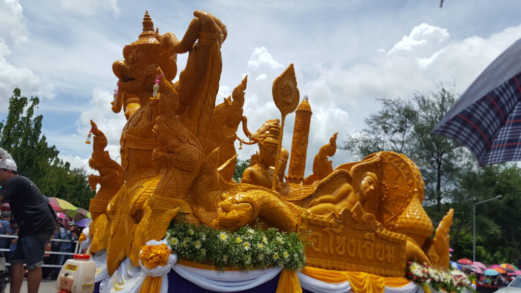 ทัวร์แห่เทียน เข้าพรรษา จ.อุบลราชธานี, Soda Tour โซดาทัวร์,