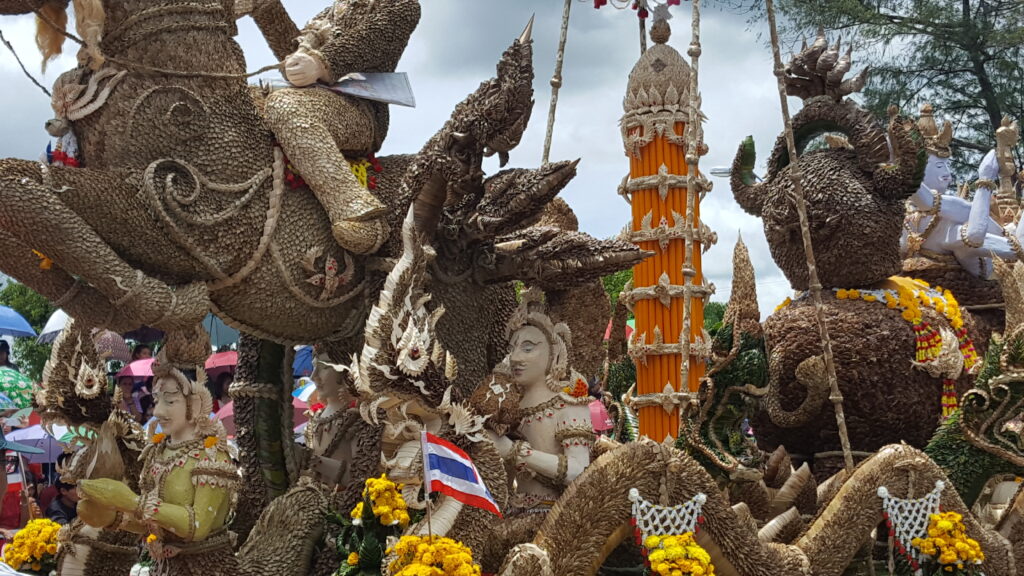 ทัวร์แห่เทียน เข้าพรรษา จ.อุบลราชธานี, Soda Tour โซดาทัวร์,