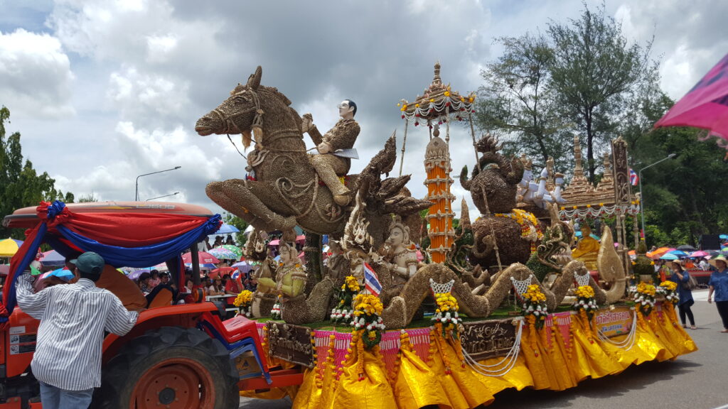 ทัวร์แห่เทียน เข้าพรรษา จ.อุบลราชธานี, Soda Tour โซดาทัวร์,