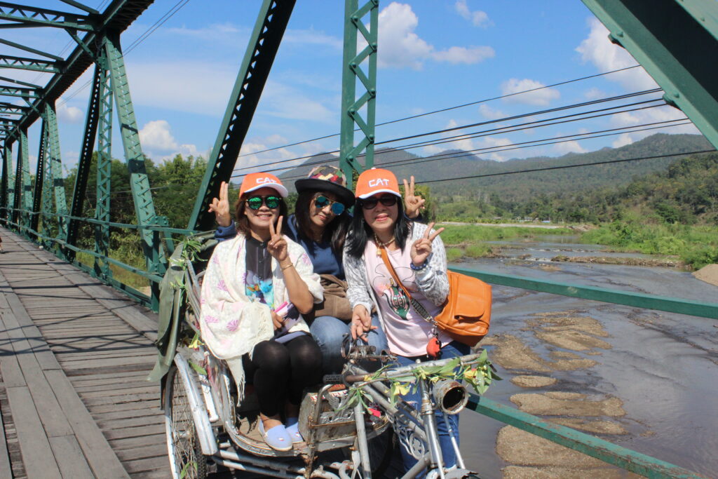 เชียงใหม่ ปาย แม่ฮ่องสอน ทุ่งบัวตอง บริษัท กสท โทรคมนาคม จำกัด (มหาชน), Soda Tour โซดาทัวร์,